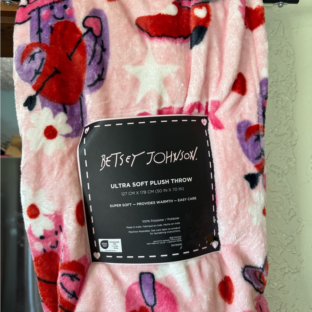 NWT- Betsey Johnson soft plush blanket- great Valentine’s gift!!
